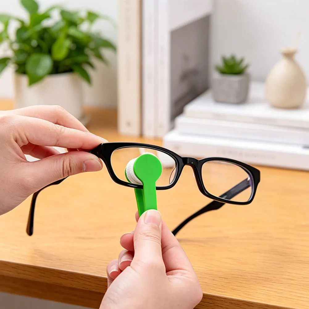 Streak-Free Multi-Use Cleaner for Glasses Camera Lenses Smartphones Tablets Safe Formula Compact Travel-Friendly Design - Image 3